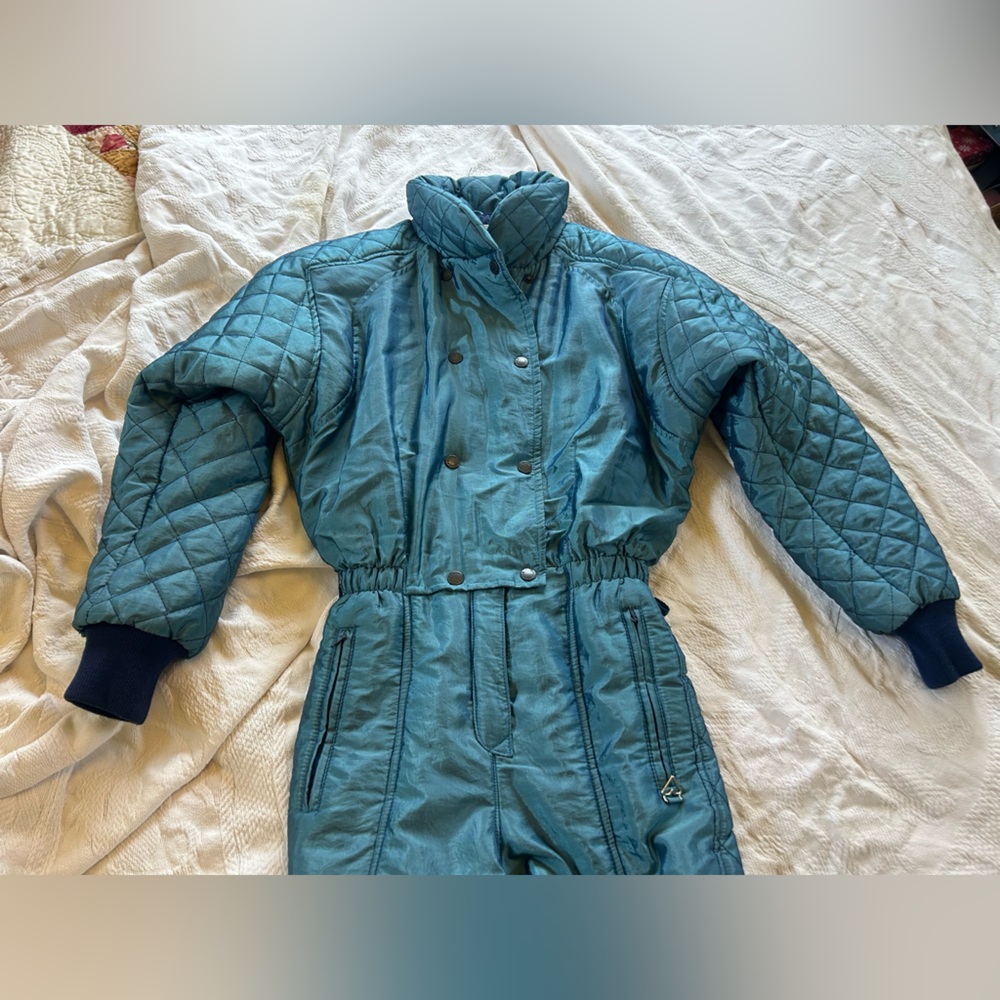 Vintage, light metallic sheen Obermeyer ski one piece. Size 6